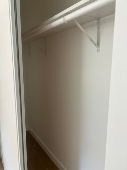 Building Photo - 3229 W 73rd St