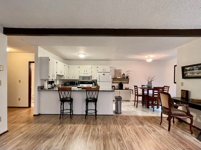 Building Photo - 1220 Glacier Ave