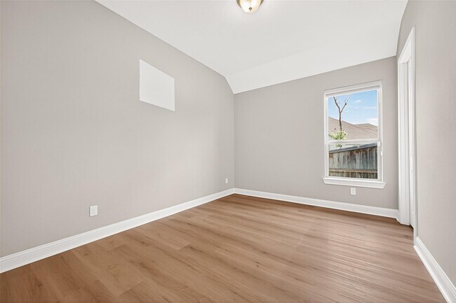 Building Photo - 1635 Delta Oaks Dr