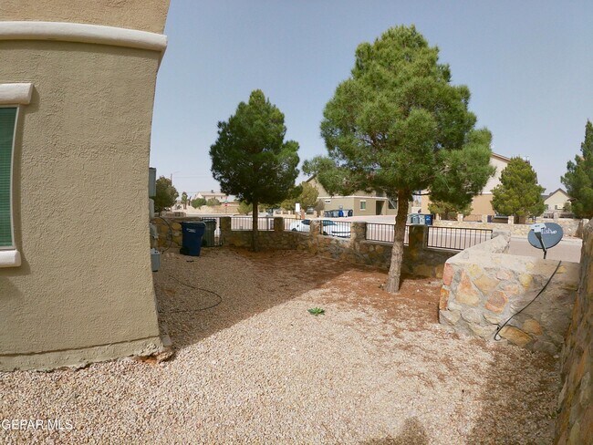 Building Photo - 14304 Gil Reyes Dr