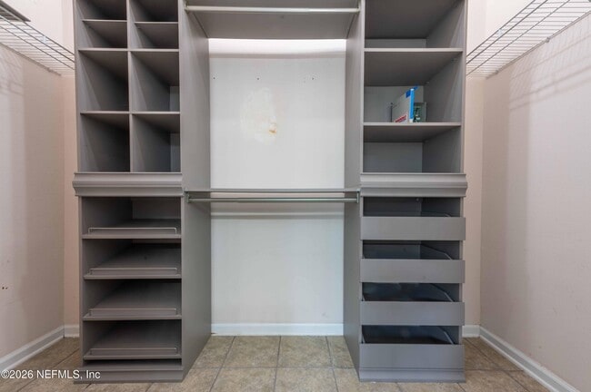 Building Photo - 4667 Pine Lake Dr