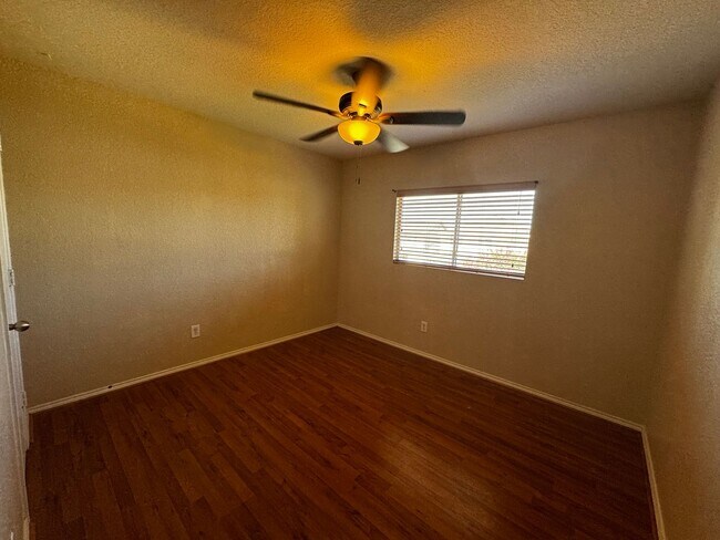Building Photo - 9303 Pacific Maple