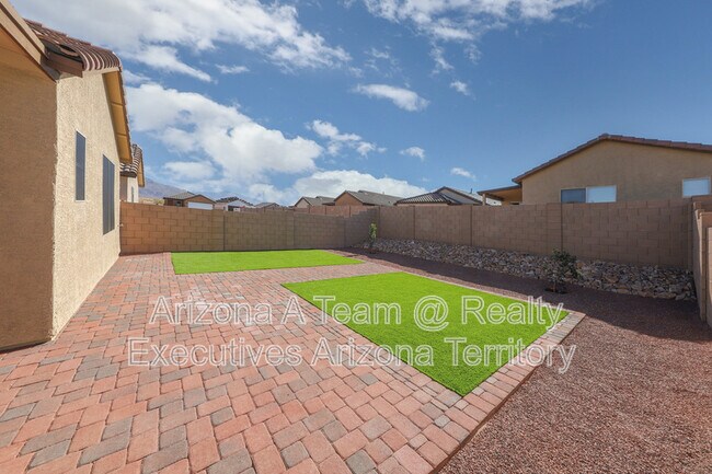 Building Photo - 4639 S Brandywine Dr