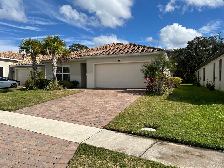 Building Photo - 3831 Carrick Bend Dr