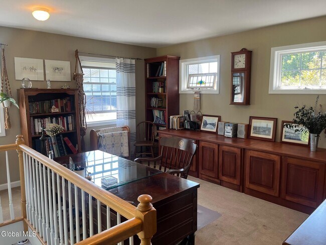 Building Photo - 68 Vista Dr