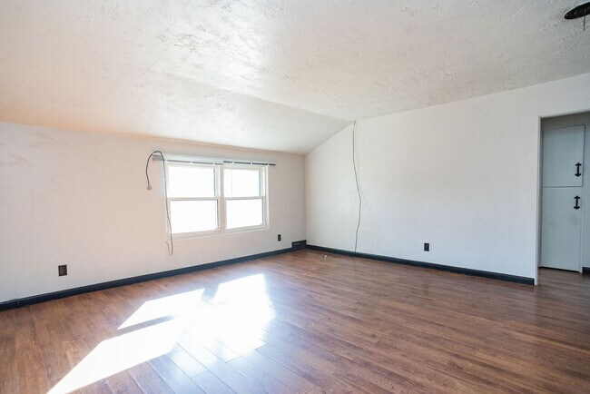 Building Photo - 1309 S Gary Dr
