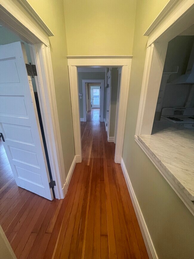 Building Photo - 326 U St