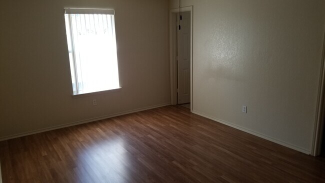 Building Photo - 7215 Upland Bend Dr