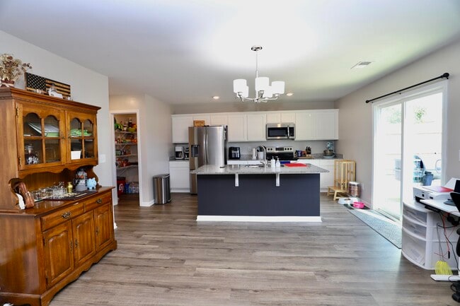 Building Photo - 21 Ciani Ct