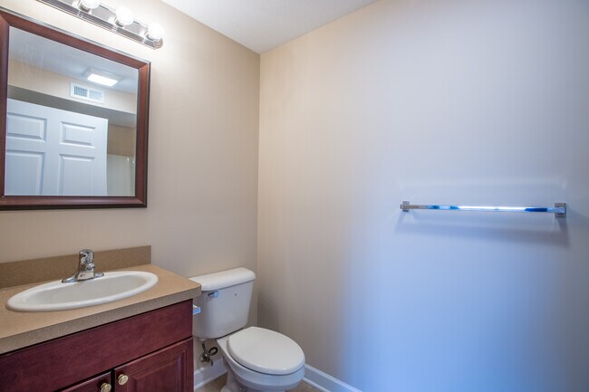 Building Photo - 1600 Pelton Park Dr