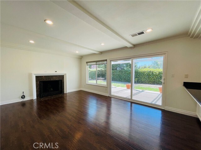 Building Photo - 5815 Calmfield Ave