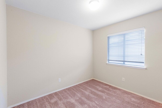 Building Photo - 11532 Ashbrook Dr