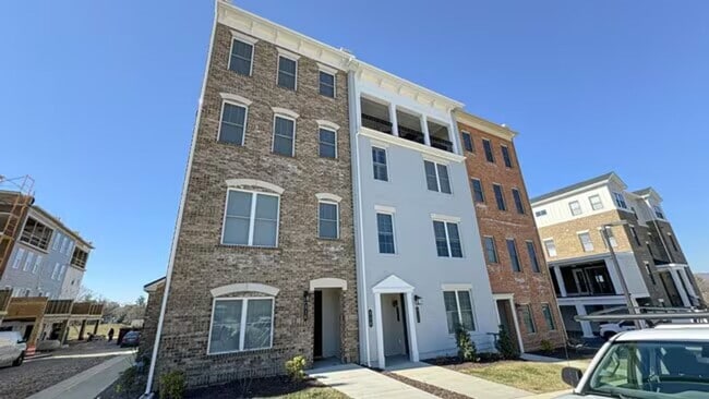 Building Photo - Gorgeous Townhome For Rent in the heart of...