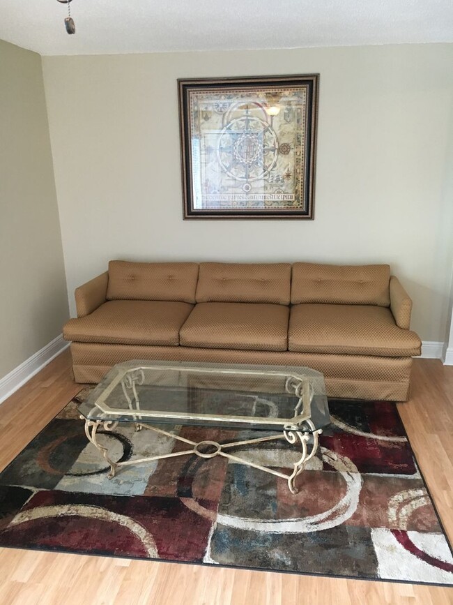 Building Photo - 1161 Lake Ave