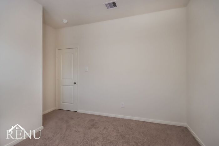 Building Photo - 10458 Sweetwater Creek Dr