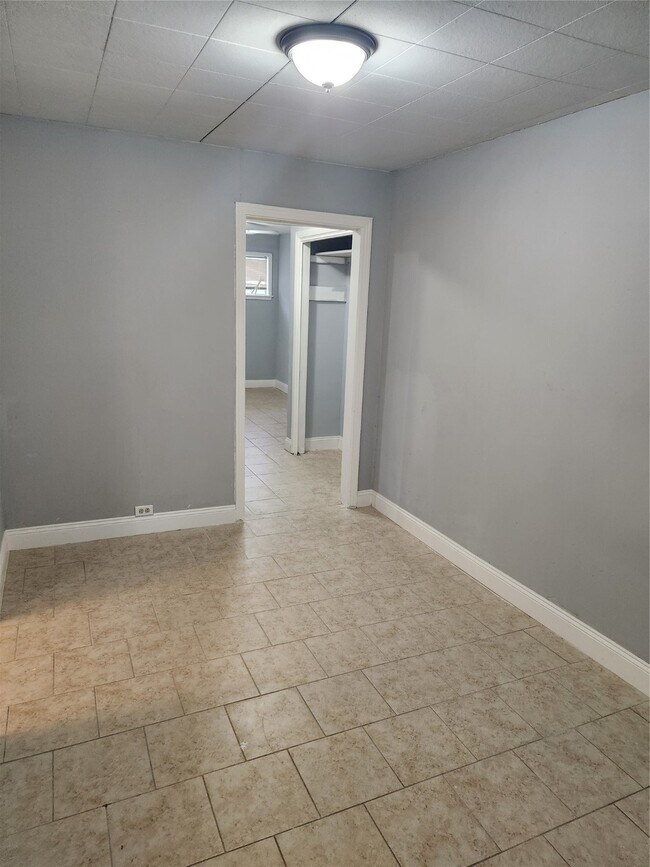 Building Photo - 1705 Frost St