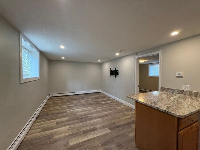 Building Photo - 62 Cabot