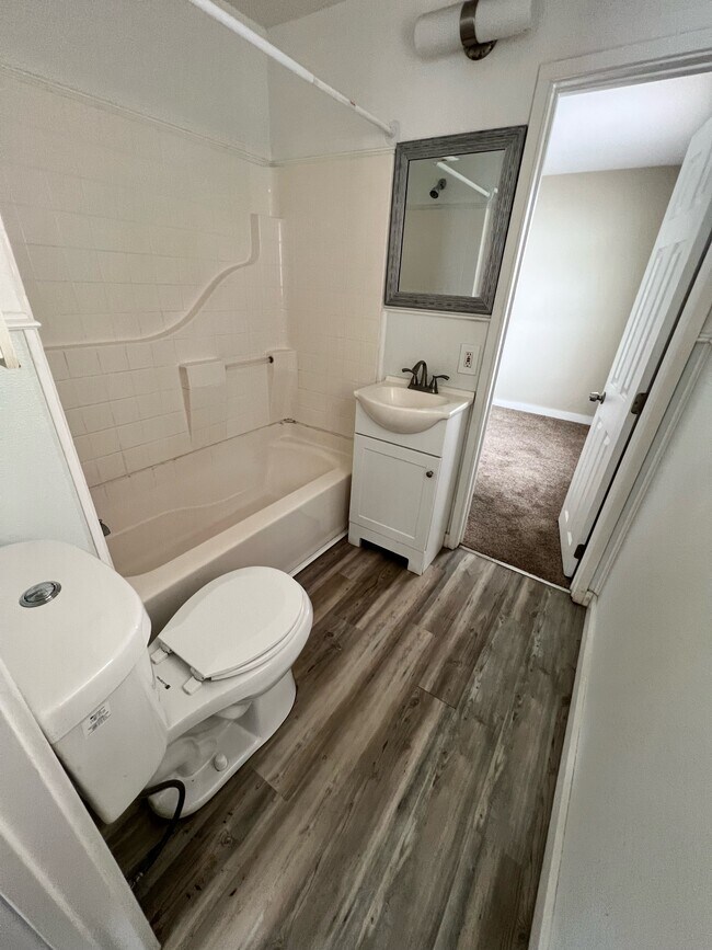 Building Photo - 3742 Harris St