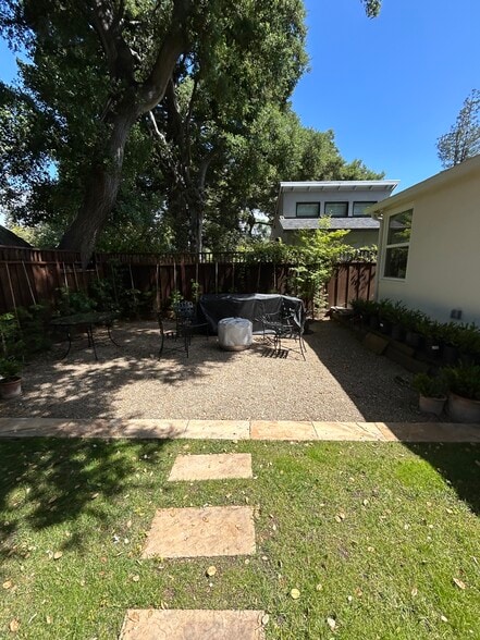 Gathering area - 903 Timothy Ln