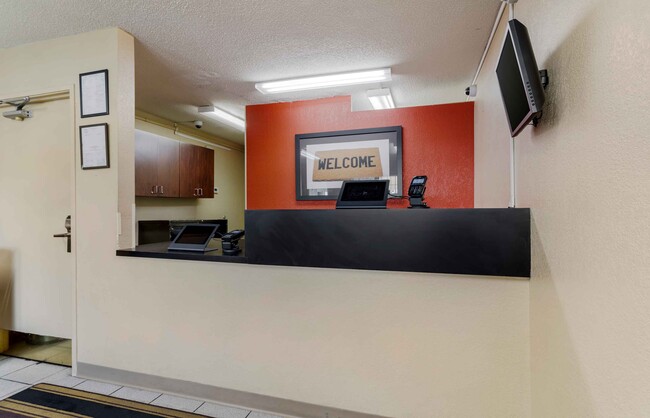 Building Photo - Furnished Studio-Chattanooga - Airport