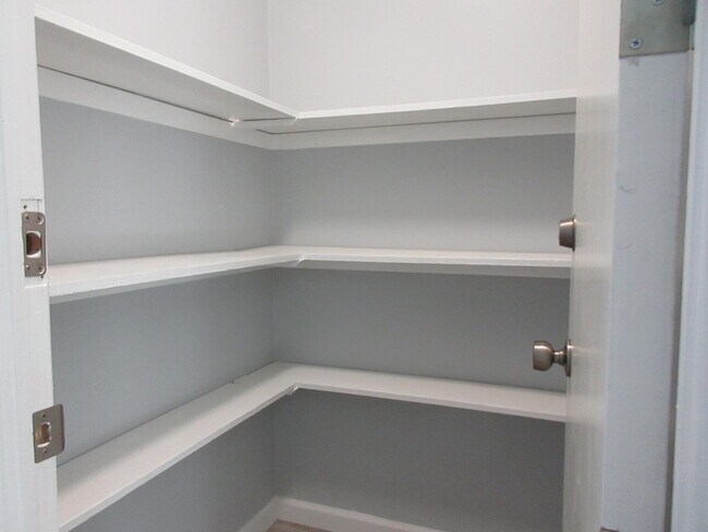 Building Photo - 3302 Zircon Dr