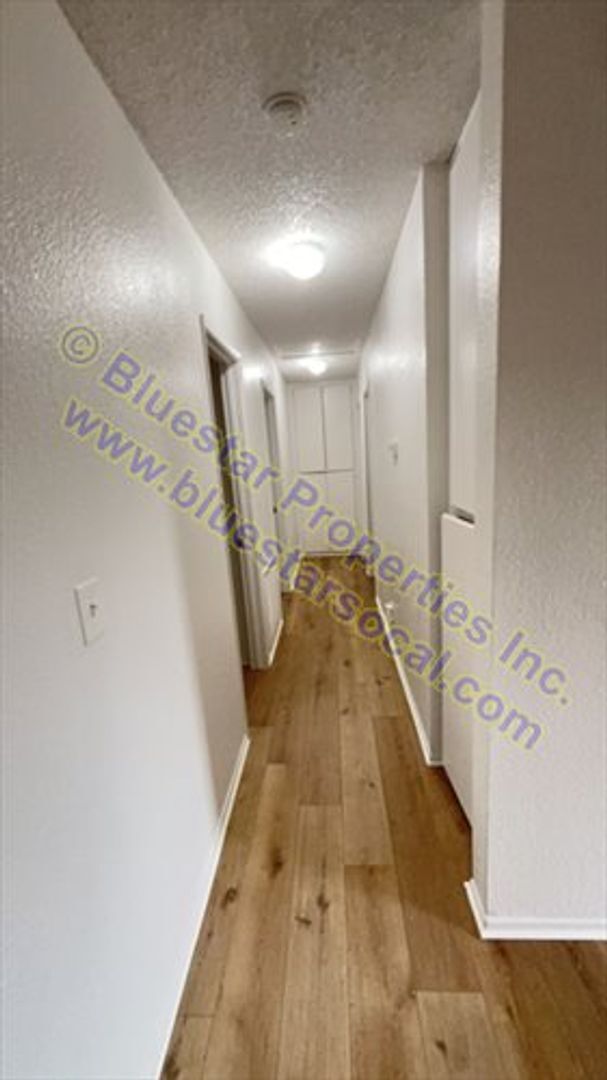 Building Photo - 12982N