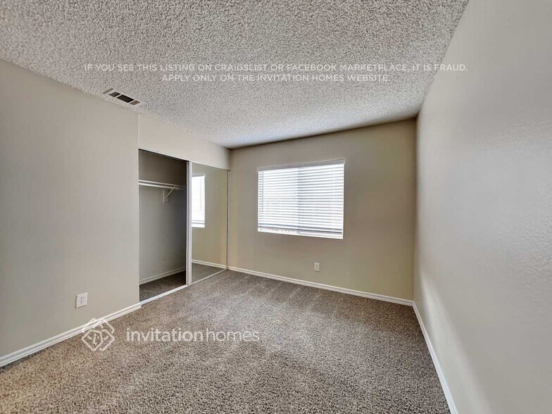 Building Photo - 25530 Black Walnut St