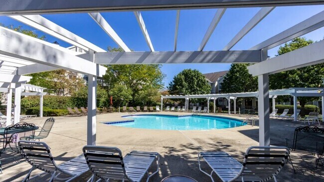 Building Photo - 5489 Crescent Ridge Dr