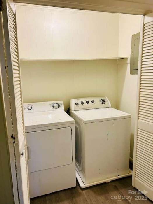 Building Photo - 2660 Tiffany St