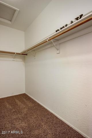 Building Photo - 934 E Madeline Dr