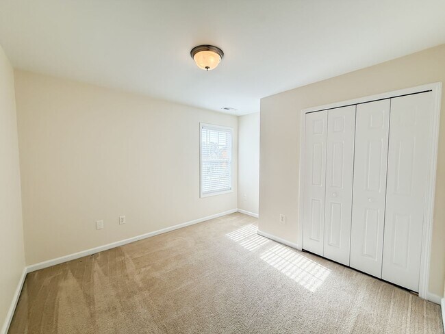 Building Photo - Classic 3 Bedroom Home In Knightdale!