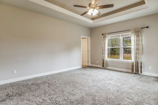 Building Photo - This beautifully maintained 3-bedroom, 2-bathroom residence offers the perfect blend of comfort, ...