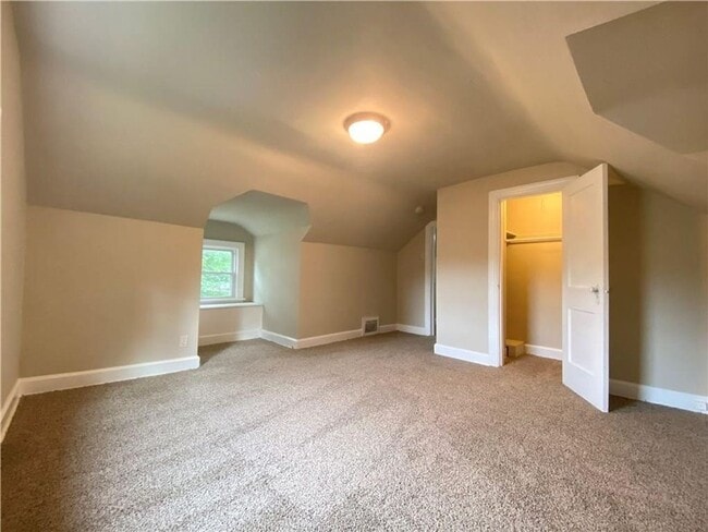 Building Photo - Charming 3 Bedroom 1.5 Bath Home