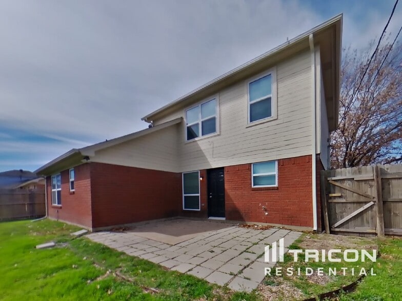 Building Photo - 809 Waggoman Rd