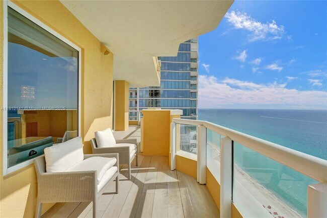 Building Photo - 17875 Collins Ave