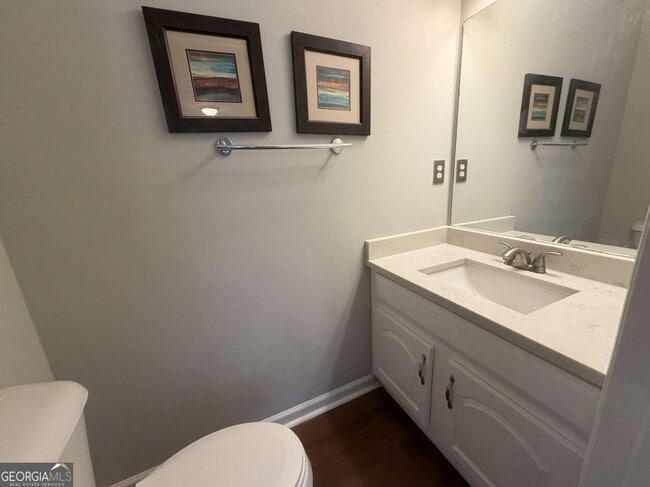 Building Photo - 2045 Fairways Ct