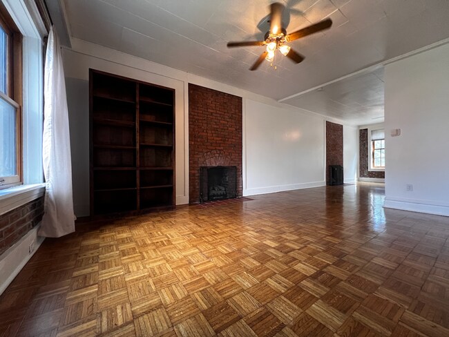Building Photo - 4149 W Pine Blvd