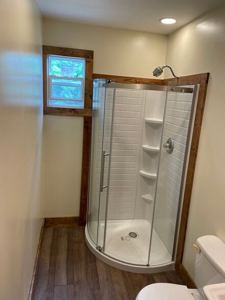 Bath 1 - 8 N High St