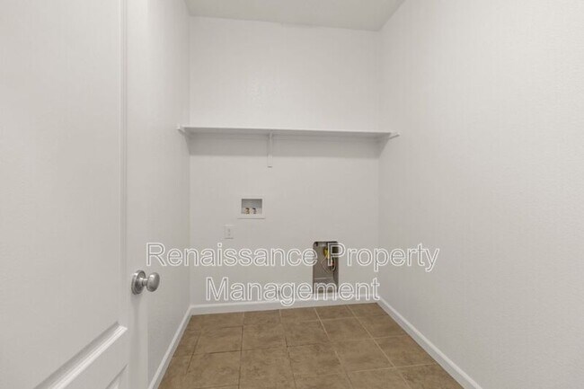 Building Photo - 4633 Appleglen St