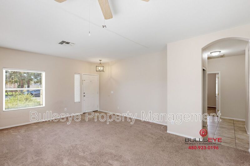 Building Photo - 3736 E Woodside Way