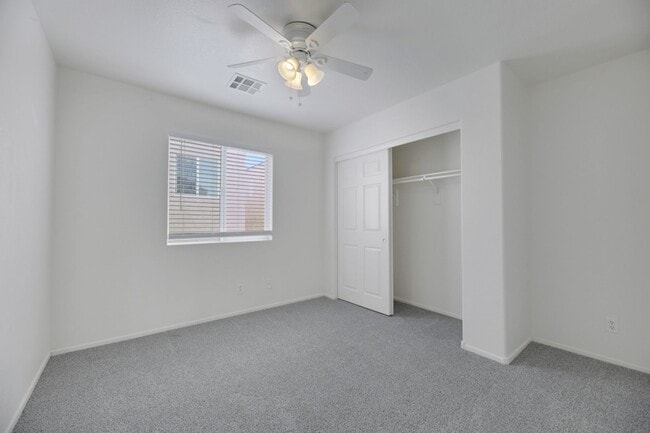 Building Photo - Rehabbed 3 Bedroom Rhodes Ranch Beauty!
