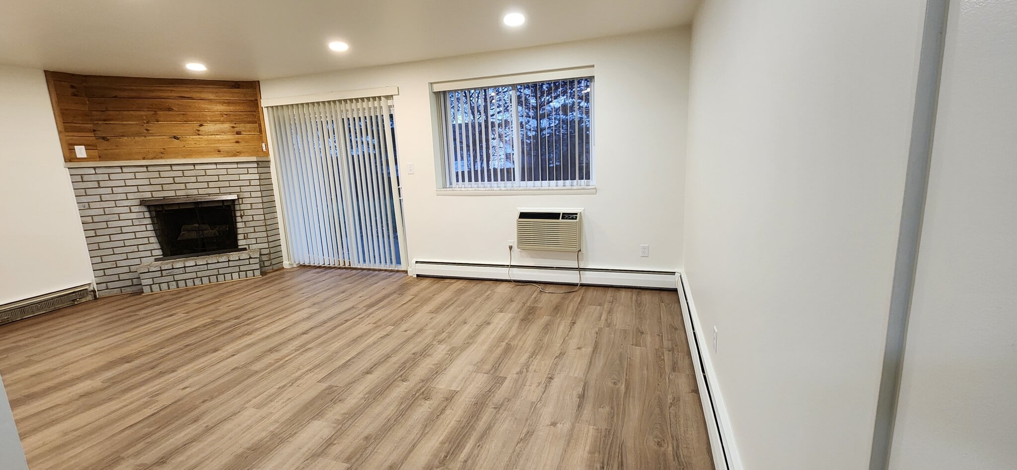 Building Photo - 195 Summit View Ct