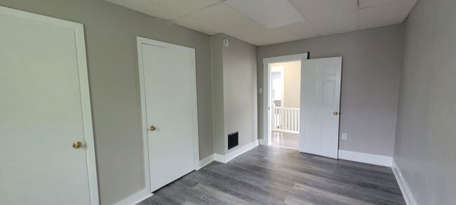 Building Photo - 3 bedroom 1 bathroom home in Brownstown/Leola