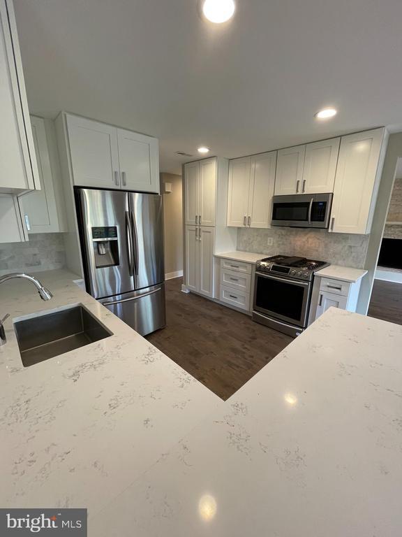 Building Photo - 3428 Reedy Dr