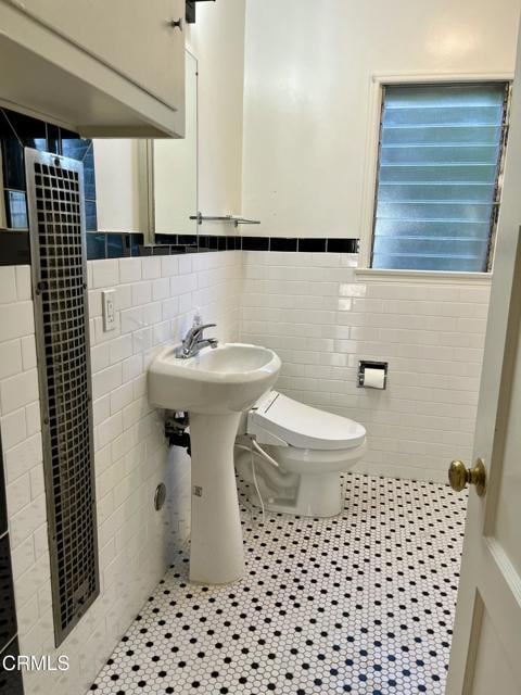 Building Photo - 373 Laun St