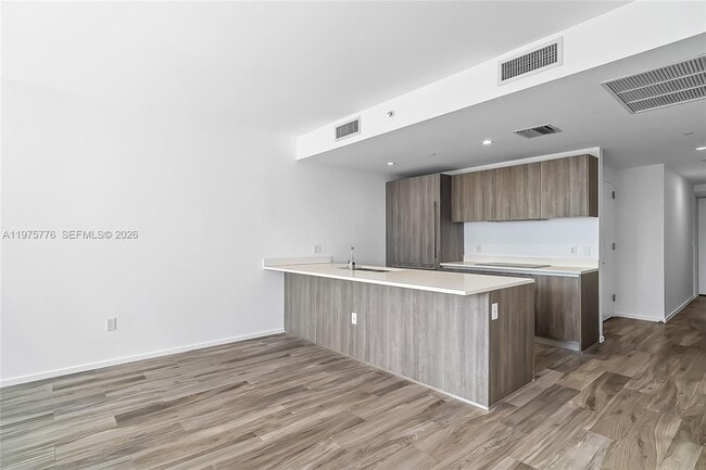 Building Photo - 801 S Miami Ave