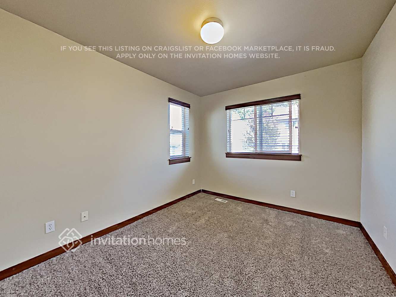 Building Photo - 17422 14th Ave SE