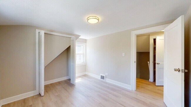 Building Photo - 4528 Rainbow Rd