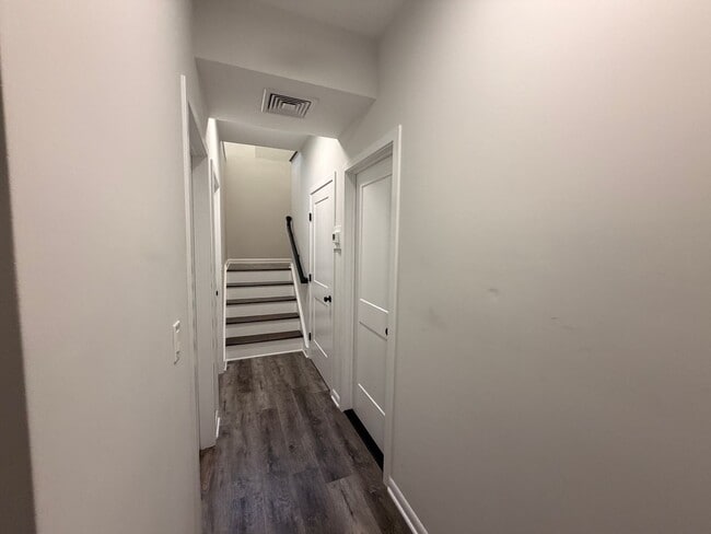 Building Photo - 3684 Park Ave