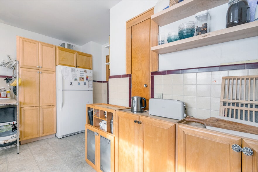 Building Photo - 302 S Brooks St